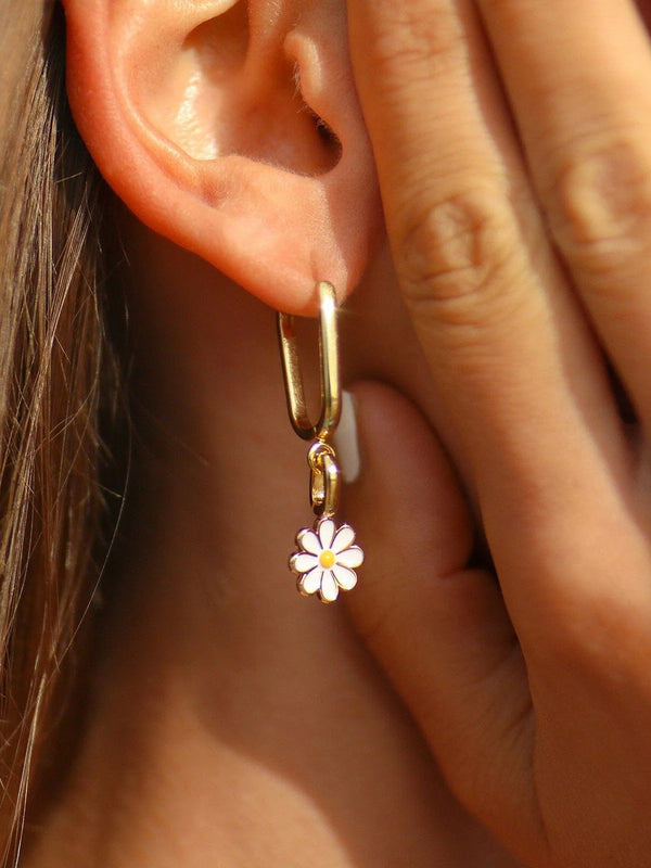 PURA VIDA HARPER DAISY CHARM