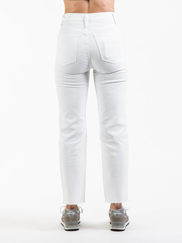 SILVER JEANS 28" HIGHLY DESIRABLE STRAIGHT - CLEARANCE