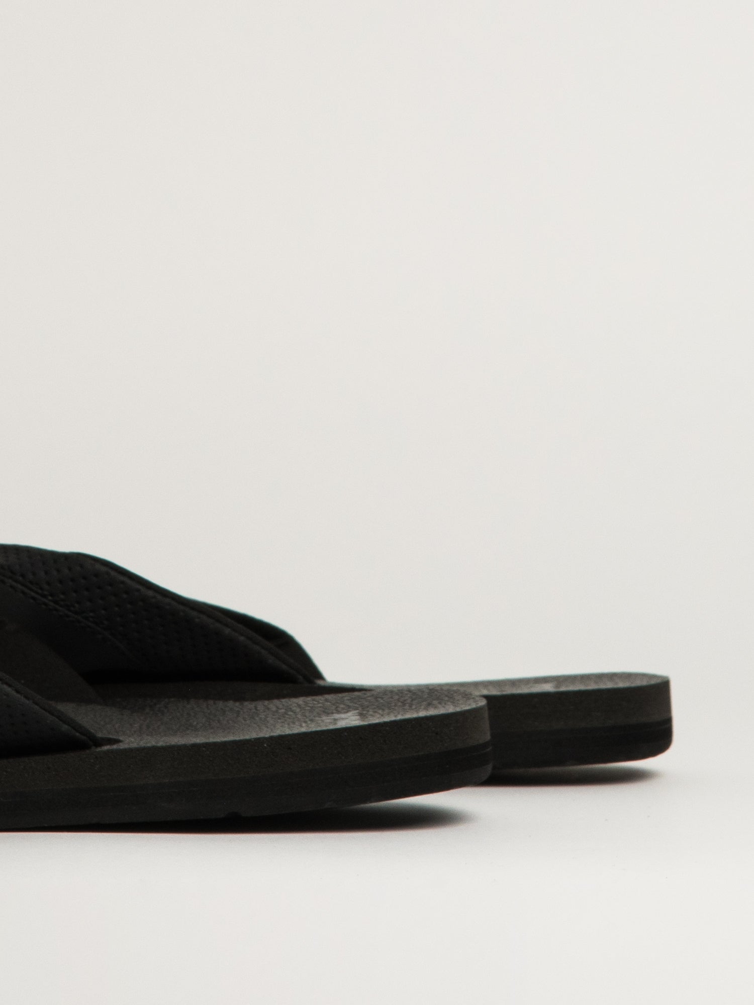 MENS SANUK BEER COZY IV SANDALS - BLACK