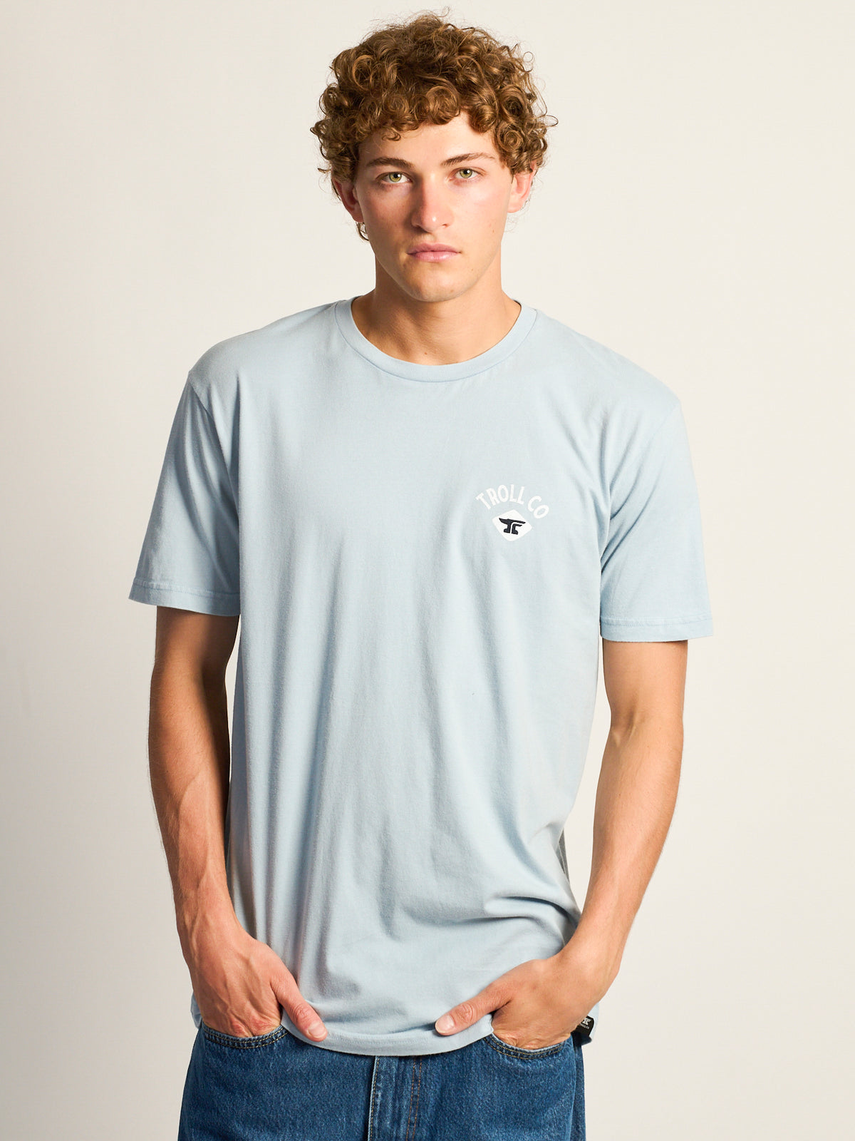 TROLL CO. SHOWER BEERS TEE - STONE WASH