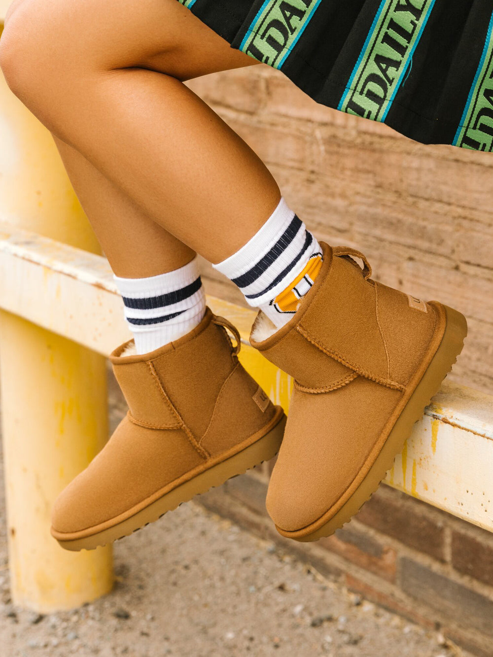 WOMENS UGG CLASSIC MINI II BOOTS CHESTNUT - Main Image