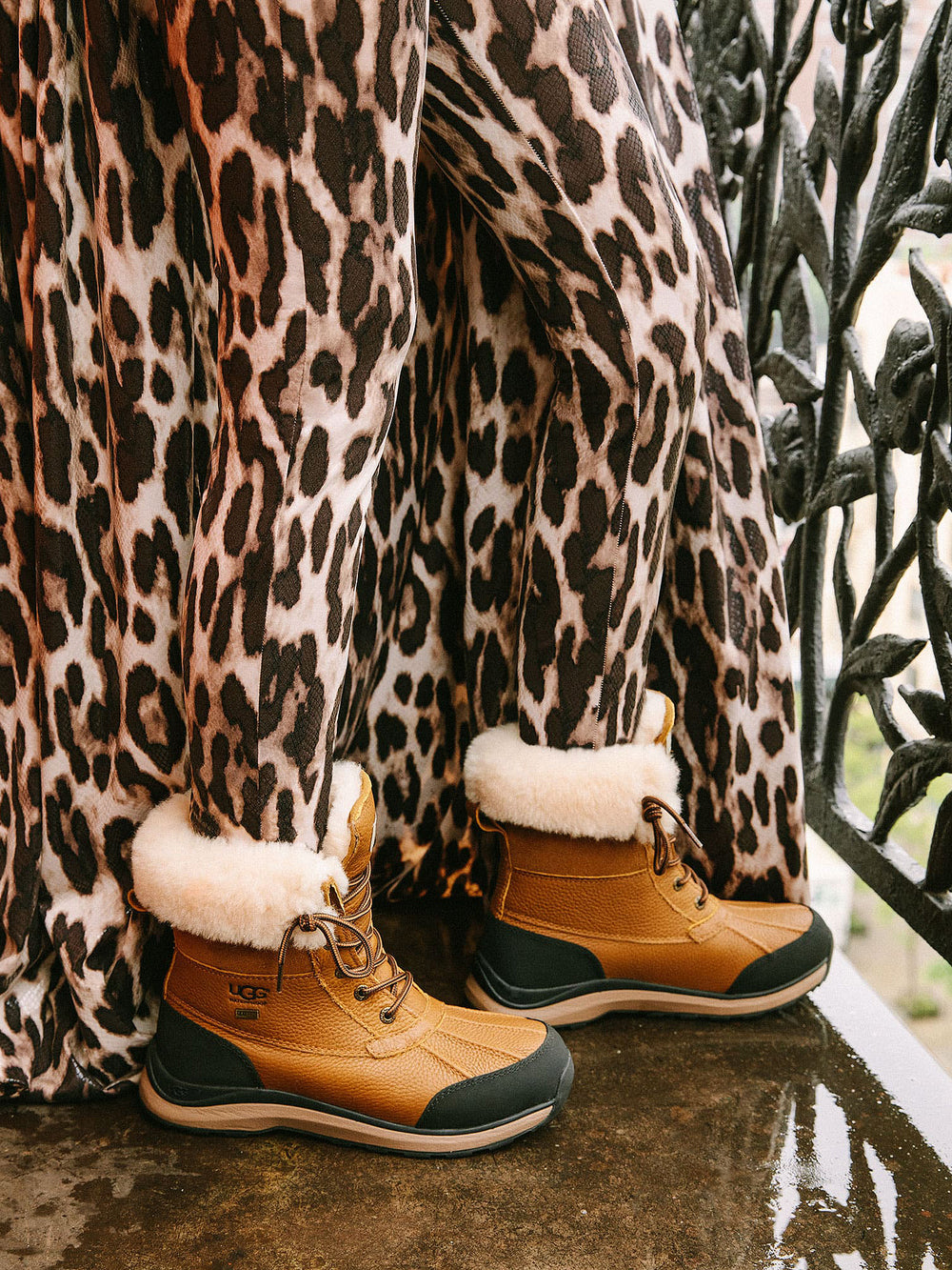 WOMENS UGG ADIRONDACK III BOOTS CHESTNUT - Main Image