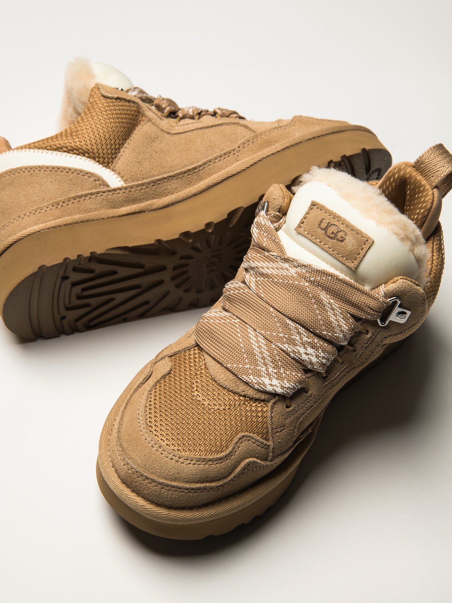 UGG LOWMEL FEMME