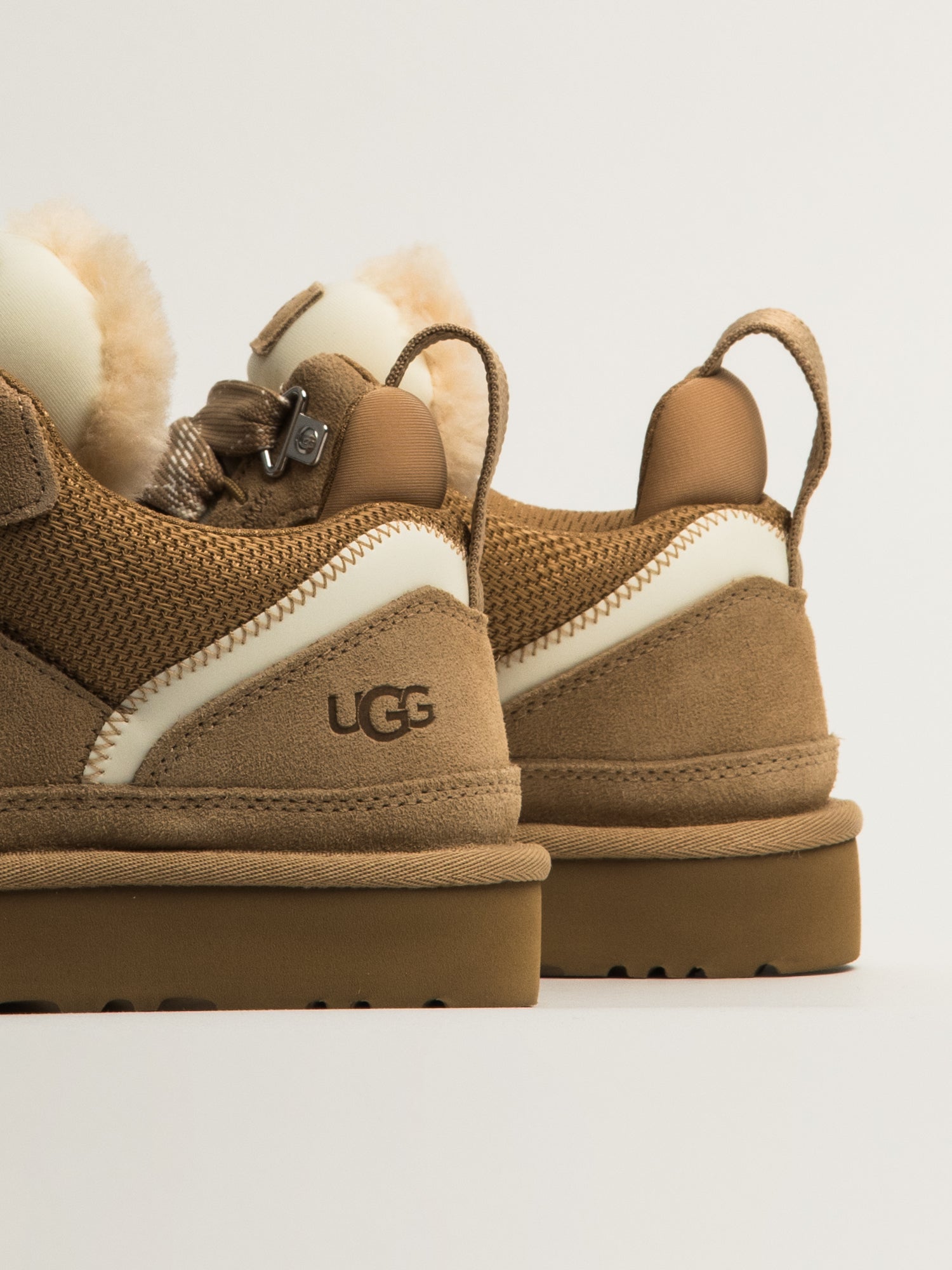 UGG LOWMEL FEMME