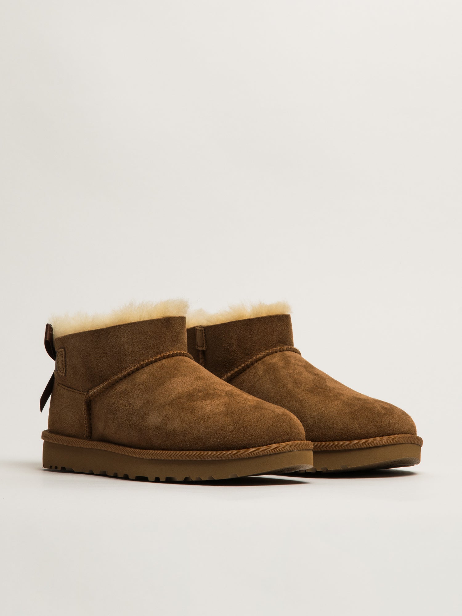 UGG ULTRA MINI BAILEY BOW BOOT