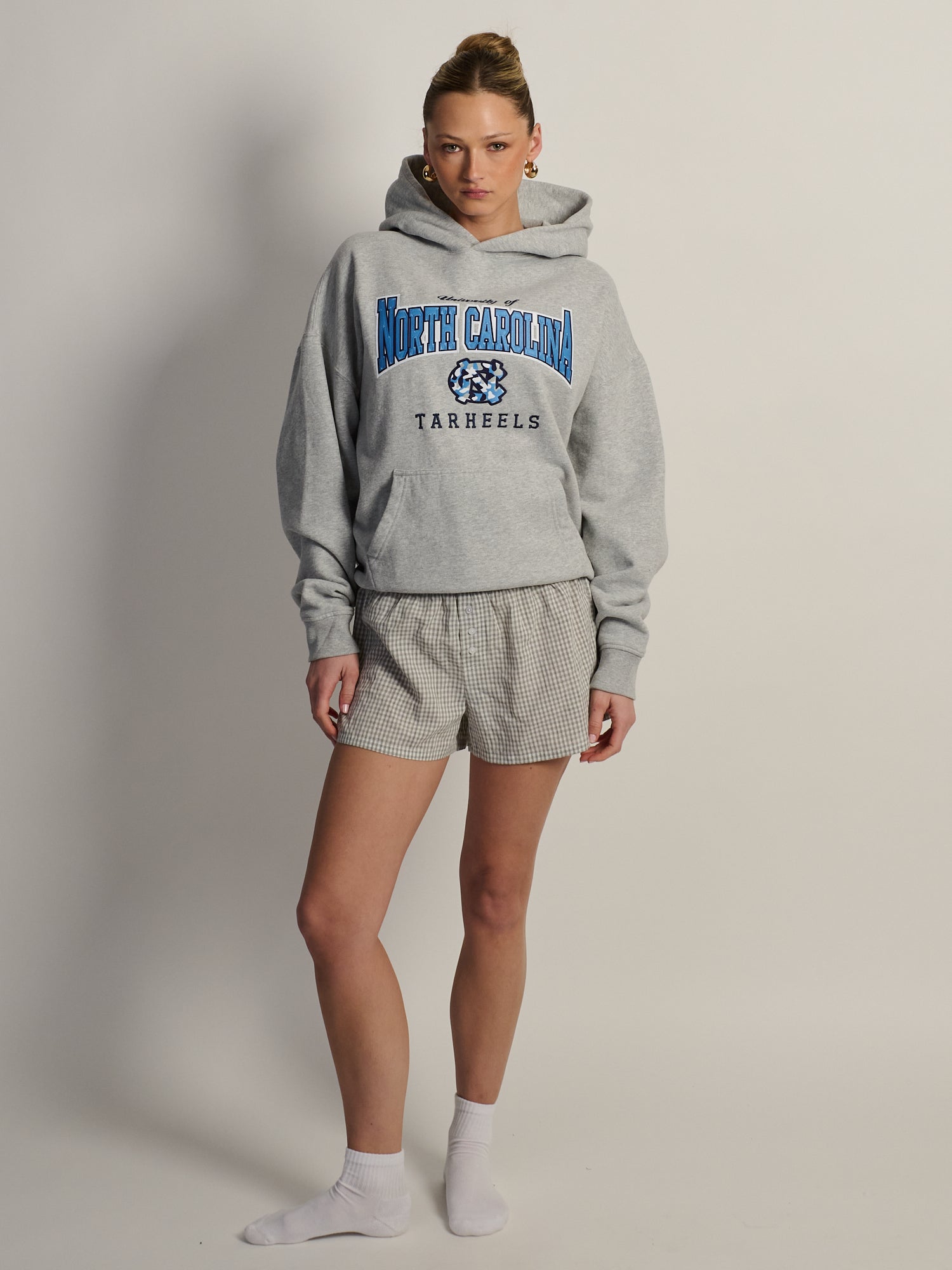 NORTH CAROLINA RELAXED CAMO LOGO HOODIE