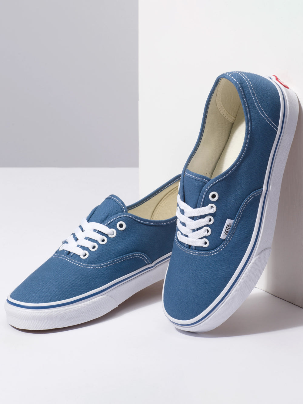 WOMENS VANS AUTHENTIC SNEAKER - CLEARANCE