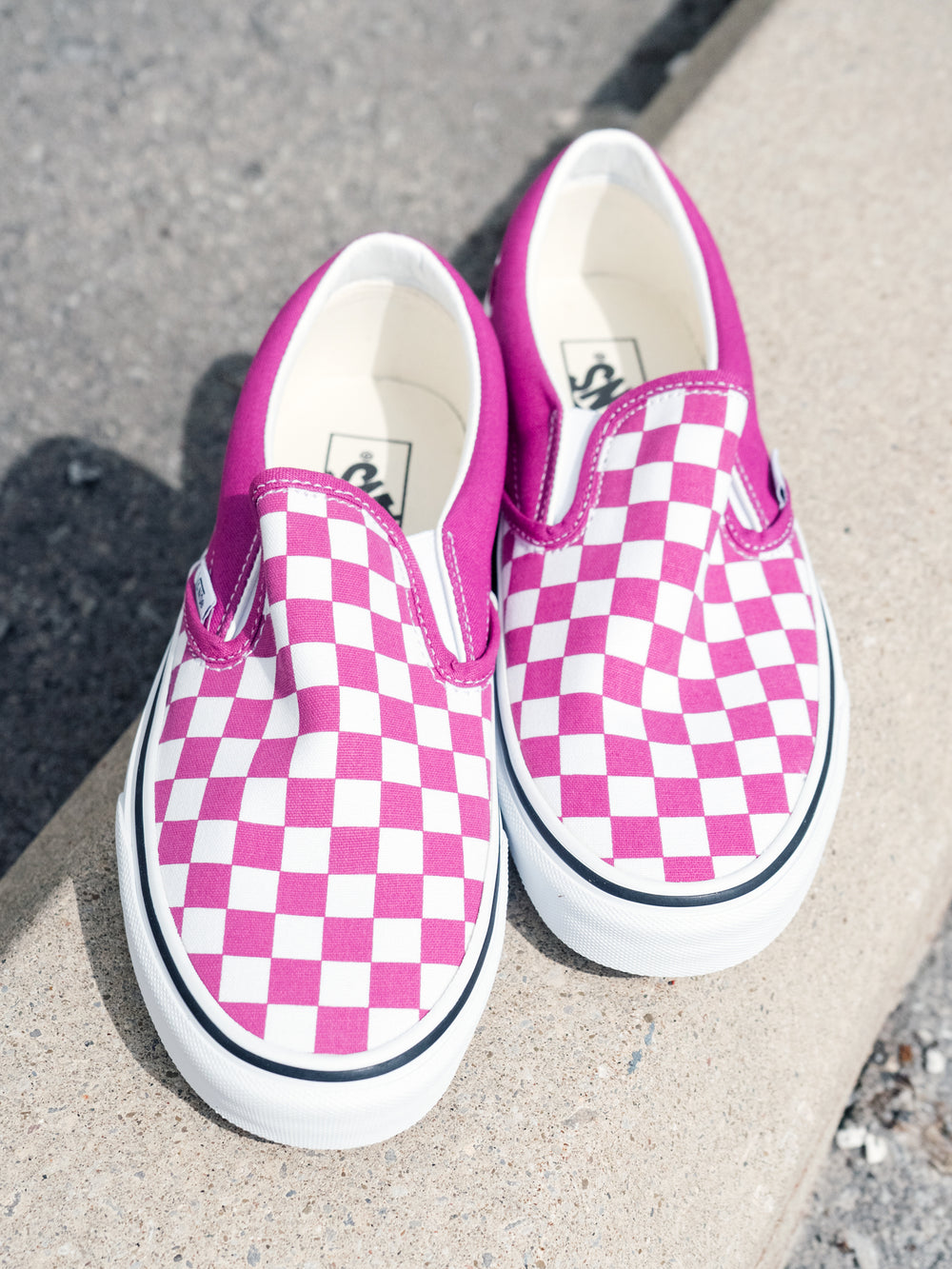 WOMENS VANS CLASSIC SLIP ON CHECKER FUCHSIA R SNEAKER CLEARANCE