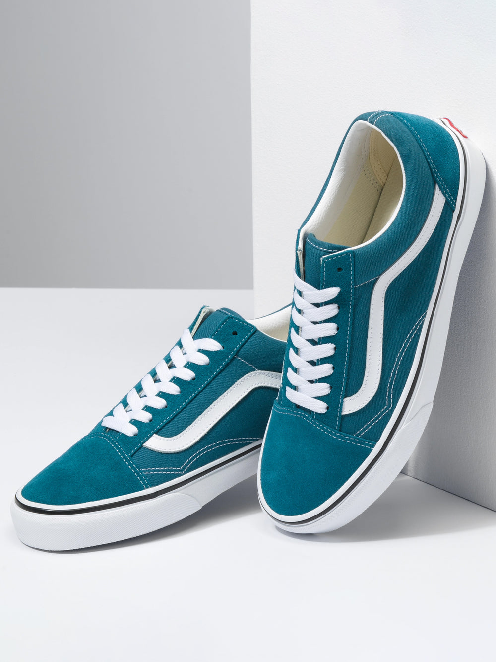 WOMENS VANS OLD SKOOL SNEAKER - CLEARANCE