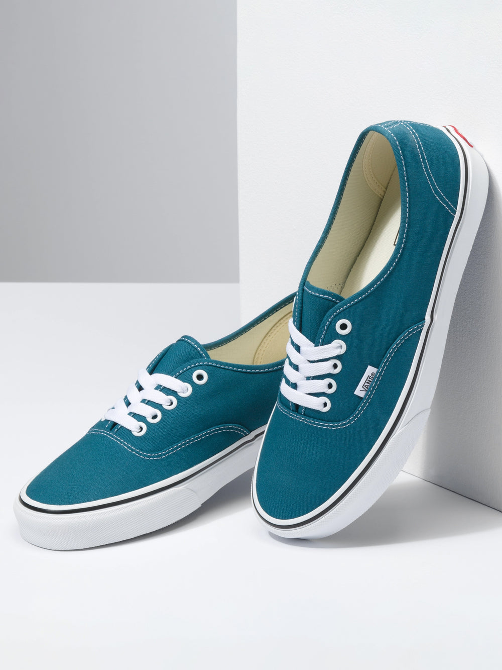 WOMENS VANS AUTHENTIC SNEAKER - CLEARANCE