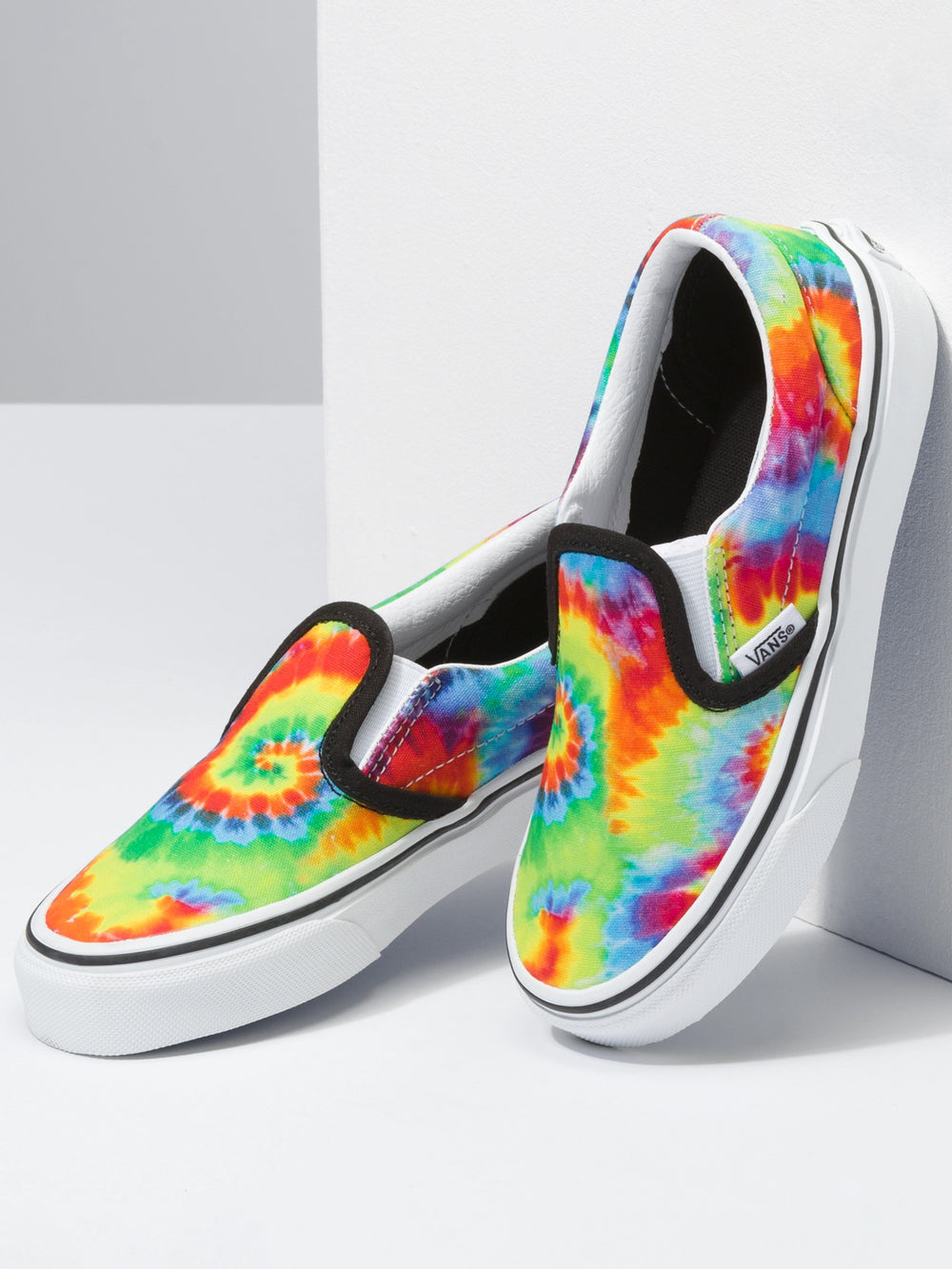 VANS KIDS CLASSIC SLIP-ON SNEAKER - CLEARANCE