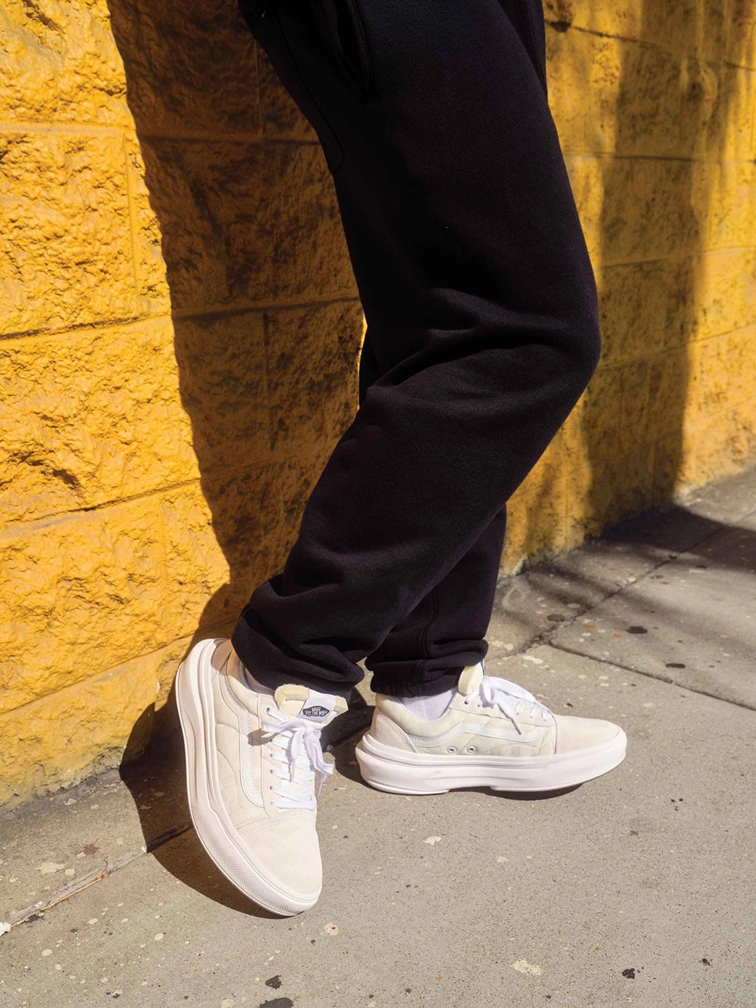 Vans old outlet skool with joggers