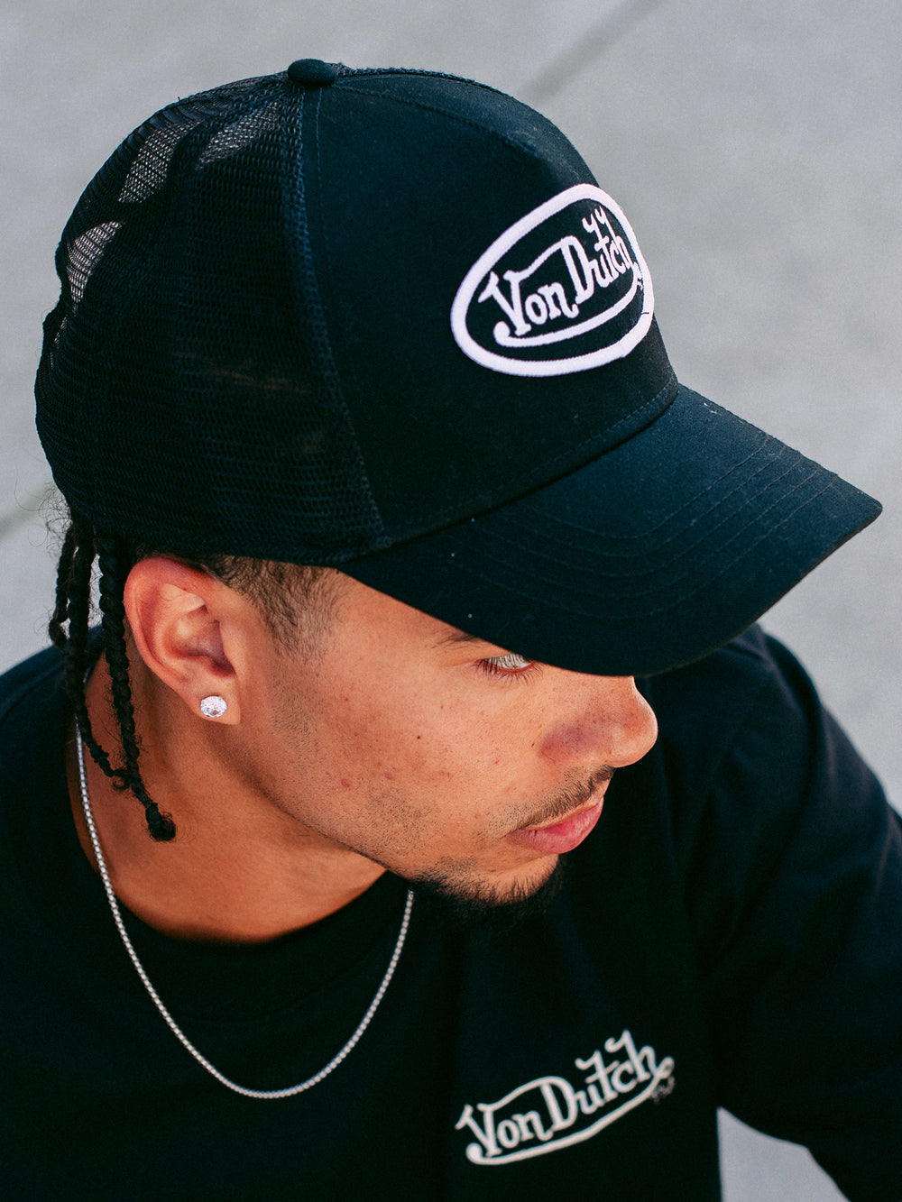 VON DUTCH STAPLE TRUCKER HAT - BLACK