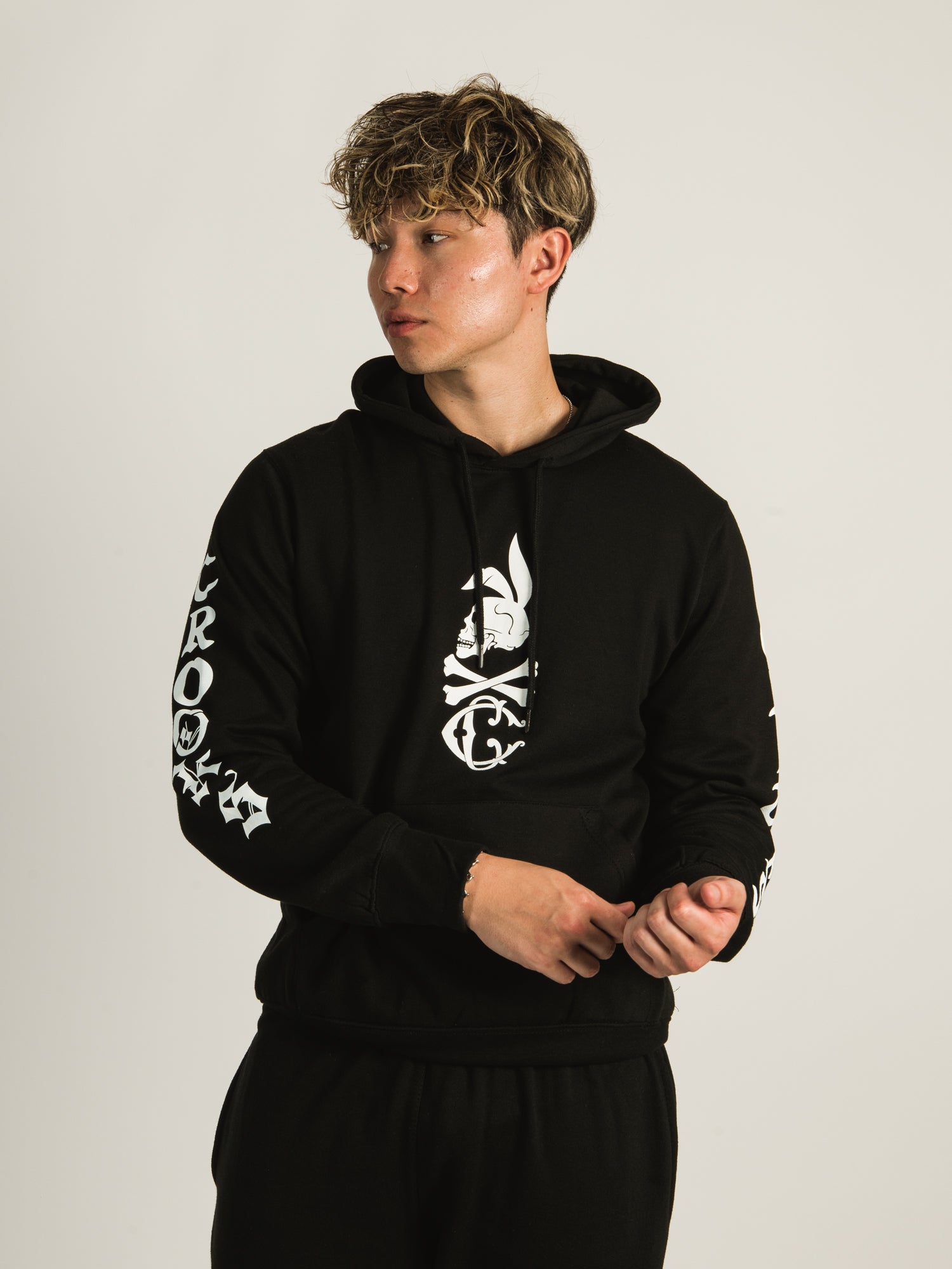 CROOKS CASTLES CROOKS SKULL BUNNY X BONE PULLOVER HOODIE