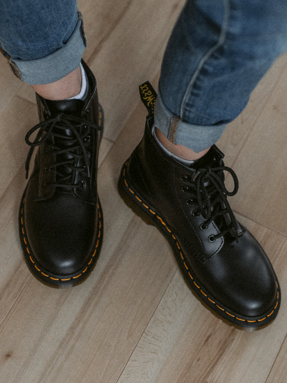 WOMENS DR MARTENS 101 YELLOW STITCH SMOOTH BOOT - CLEARANCE