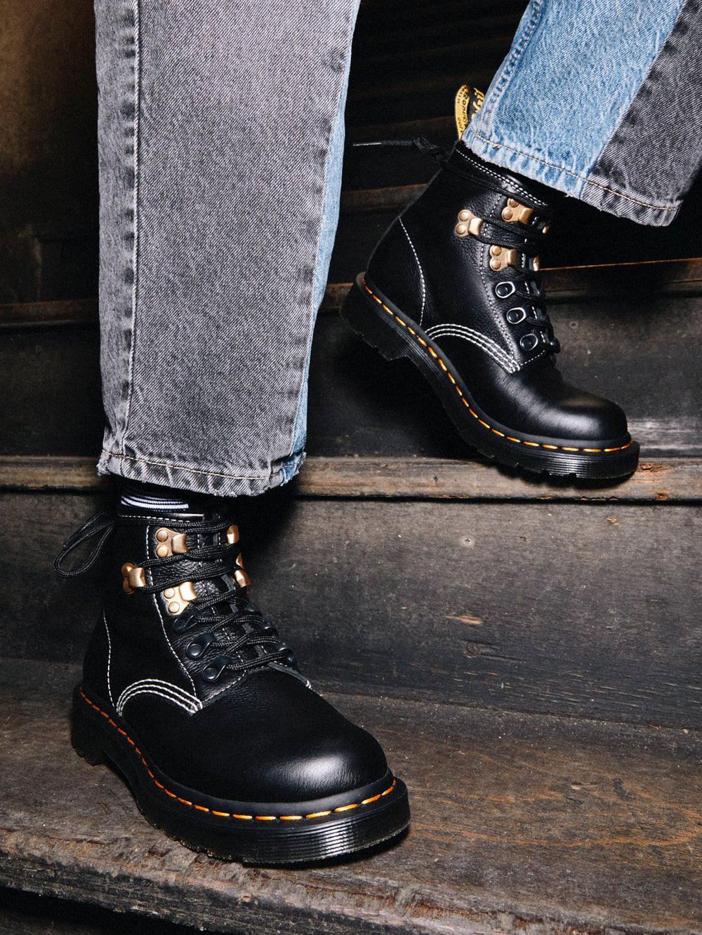 WOMENS DR MARTENS 101HWD BOOT - CLEARANCE