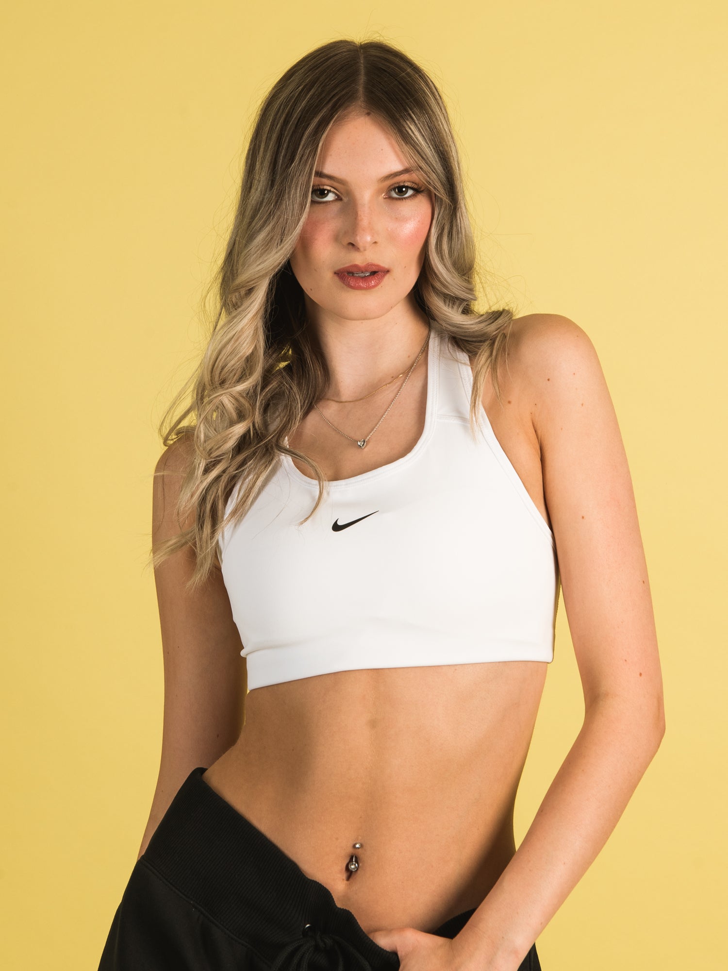  Nike Swoosh Women's Medium-Support 1-Piece Pad Sports Bra  BV3636-100 Size XS White/Black : Clothing, Shoes & Jewelry