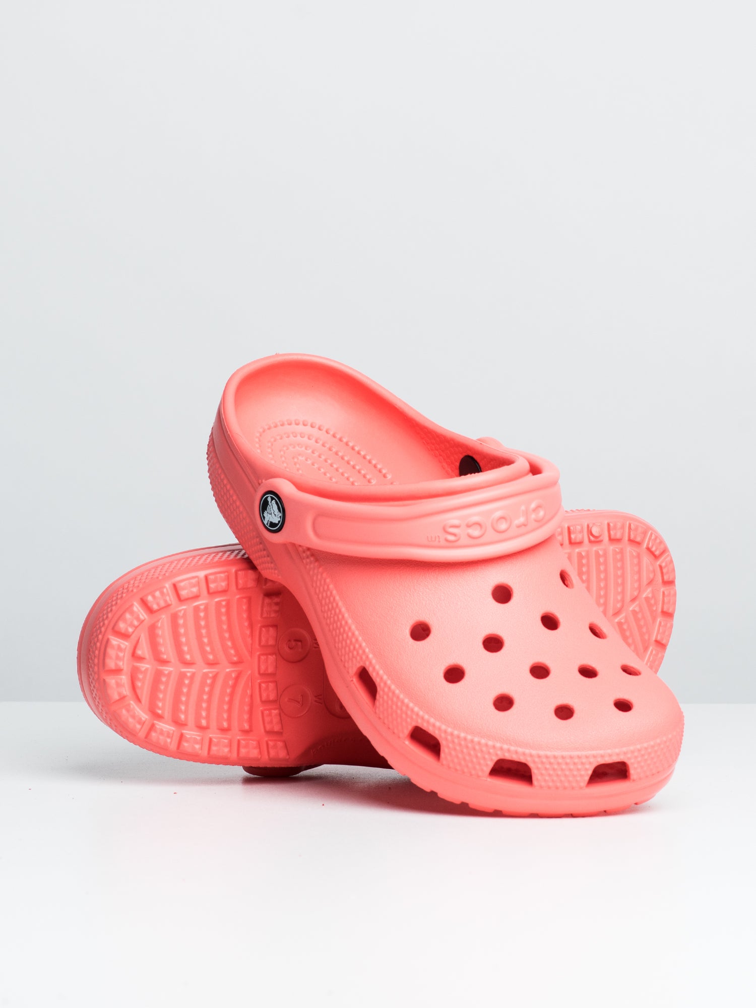 Coral deals pink crocs