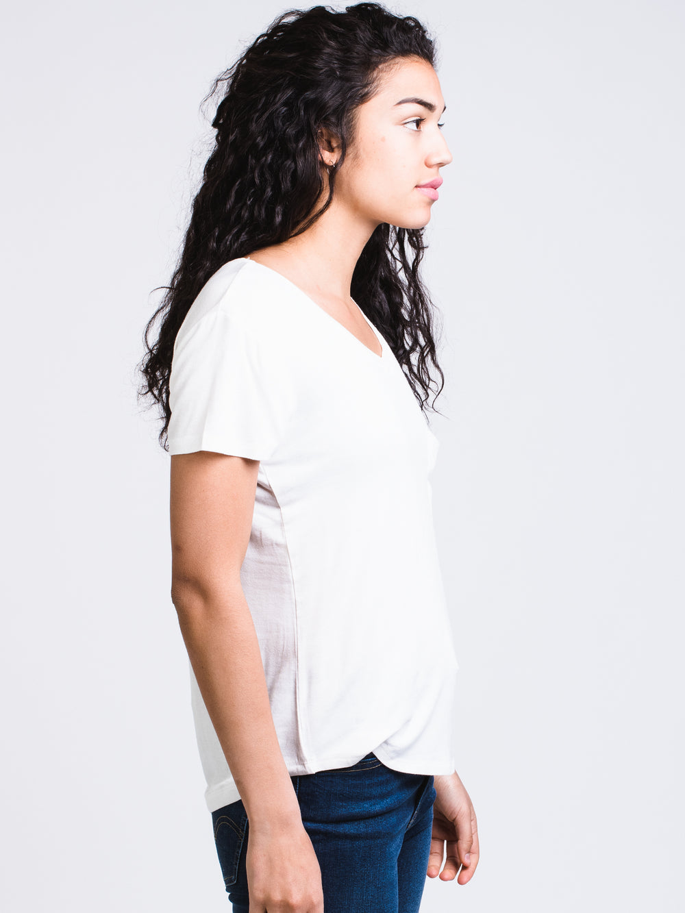 WOMENS LEANNE SOLID TEE - WHITE - CLEARANCE