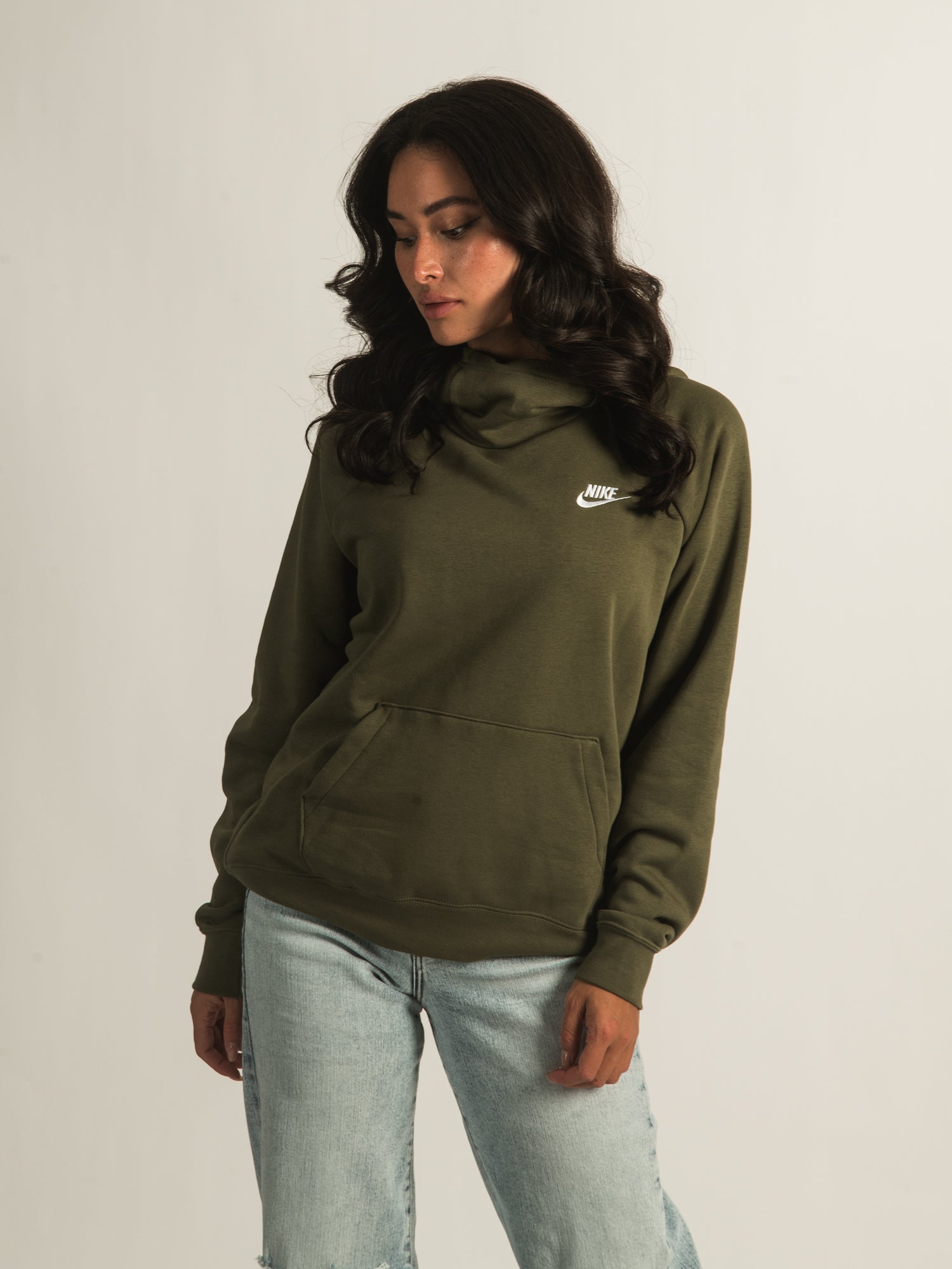 Olive green nike sweatshirt 2024 womens