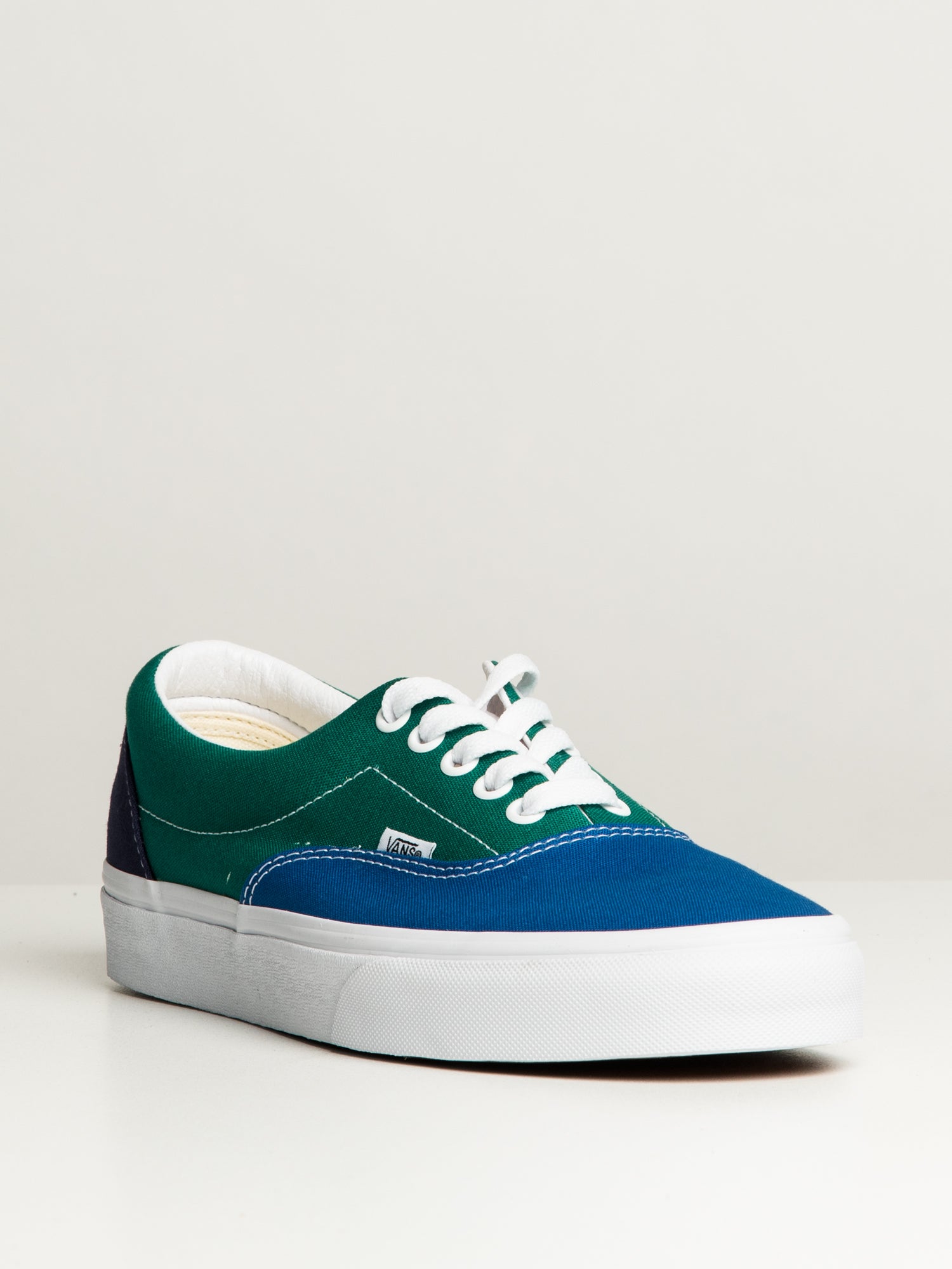 Mens vans clearance court